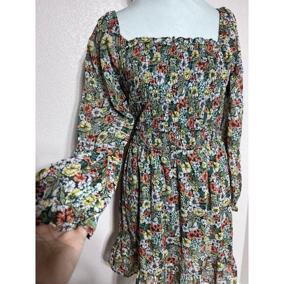 Lauren Conrad Green Floral Smocked Dress Sz Medium Cottagecore New - Picture 2 of 12